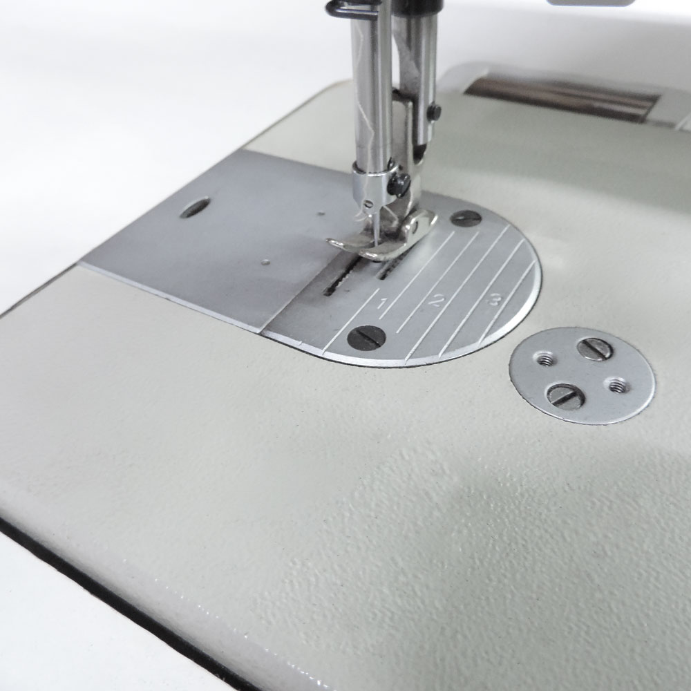Máquina De Costura Industrial Reta Lançadeira Pequena Direct Drive S-8831 Dc-Su - Imagem 3
